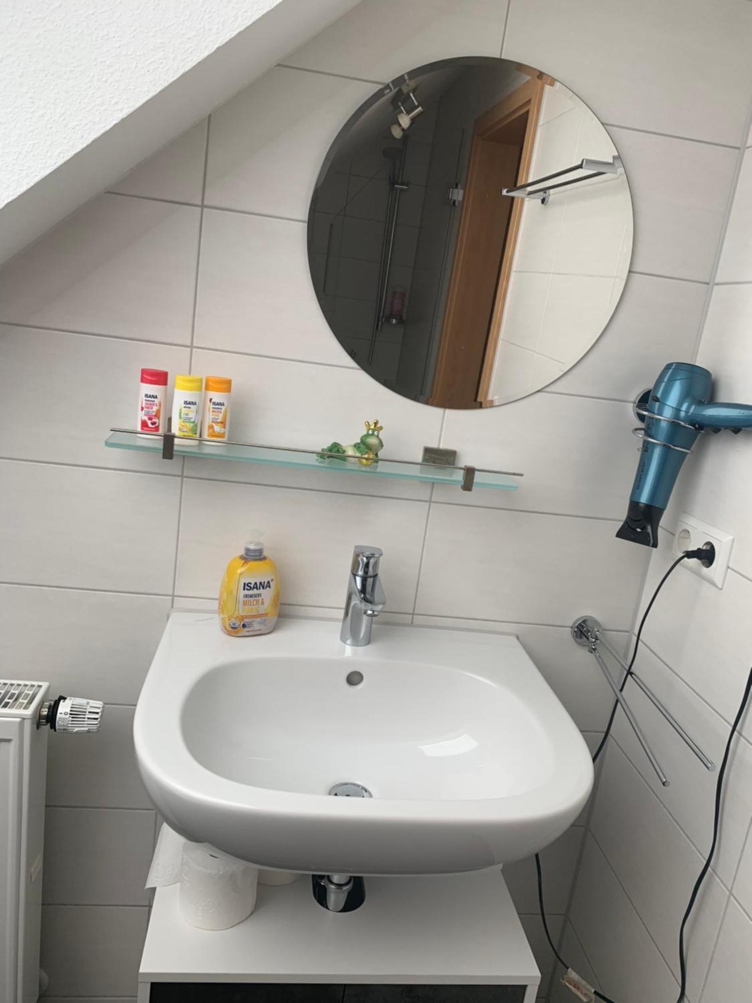 Eningen unter Achalm Gaeste-Appartement-Kirsammer מראה חיצוני תמונה