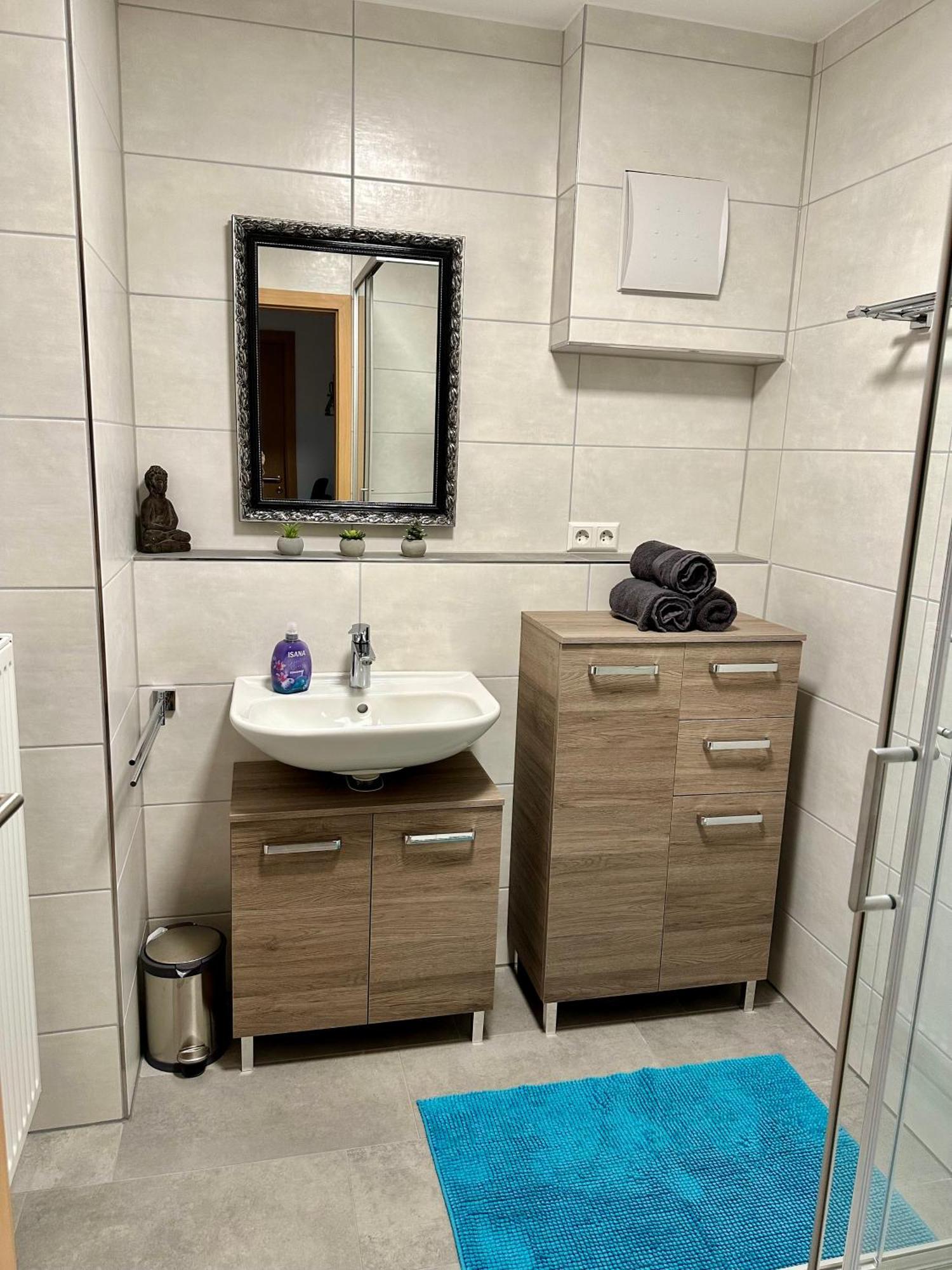 Eningen unter Achalm Gaeste-Appartement-Kirsammer מראה חיצוני תמונה
